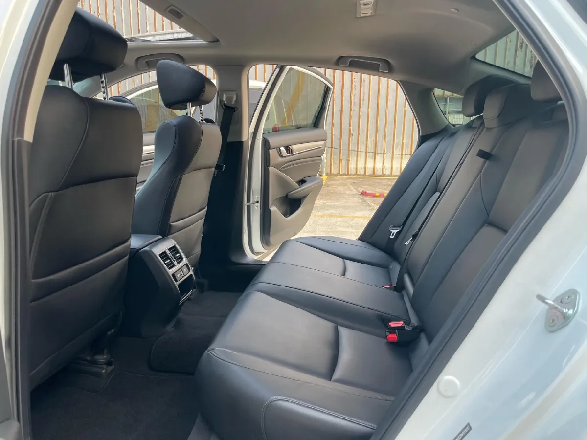 2022 Honda Accord 1.5T 194HP L4 CVT,autocango,china used car exporter,china ev exporter,chinese used car exporter,chinese used ev exporter