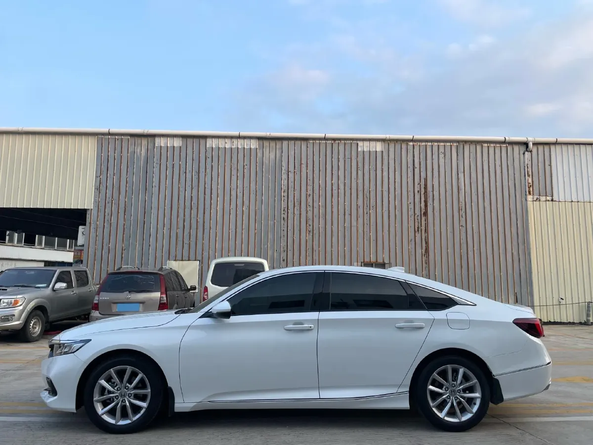 2022 Honda Accord 1.5T 194HP L4 CVT,autocango,china used car exporter,china ev exporter,chinese used car exporter,chinese used ev exporter