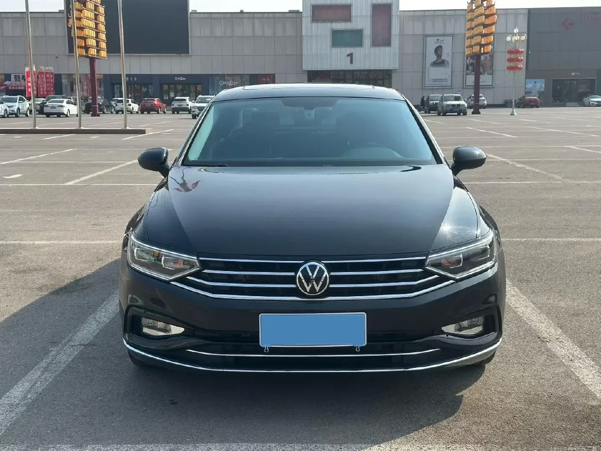 2021 Volkswagen Magotan 2.0T 186HP L4 7DCT,autocango,china used car exporter,china ev exporter,chinese used car exporter,chinese used ev exporter