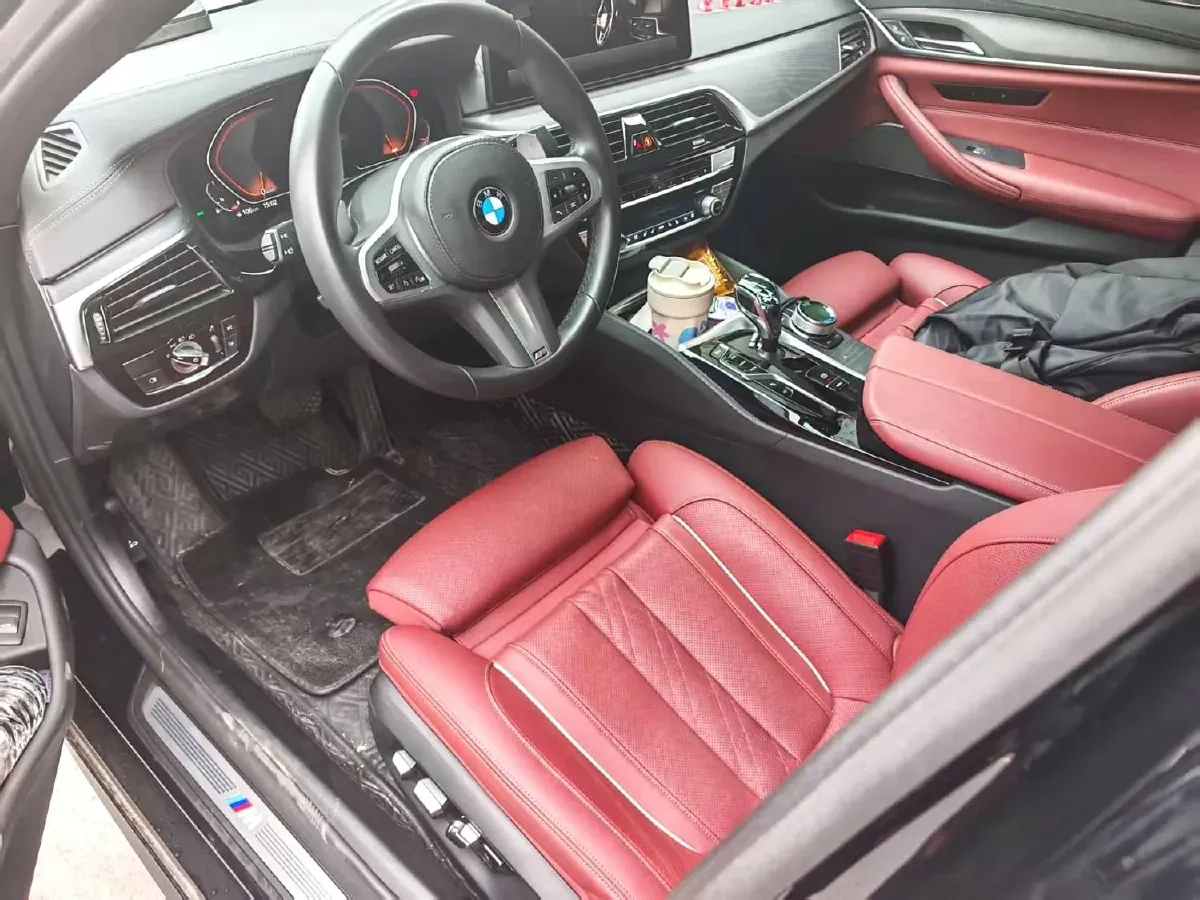 2022 BMW 5 Series 2.0T 252HP L4 8AT,autocango,china used car exporter,china ev exporter,chinese used car exporter,chinese used ev exporter