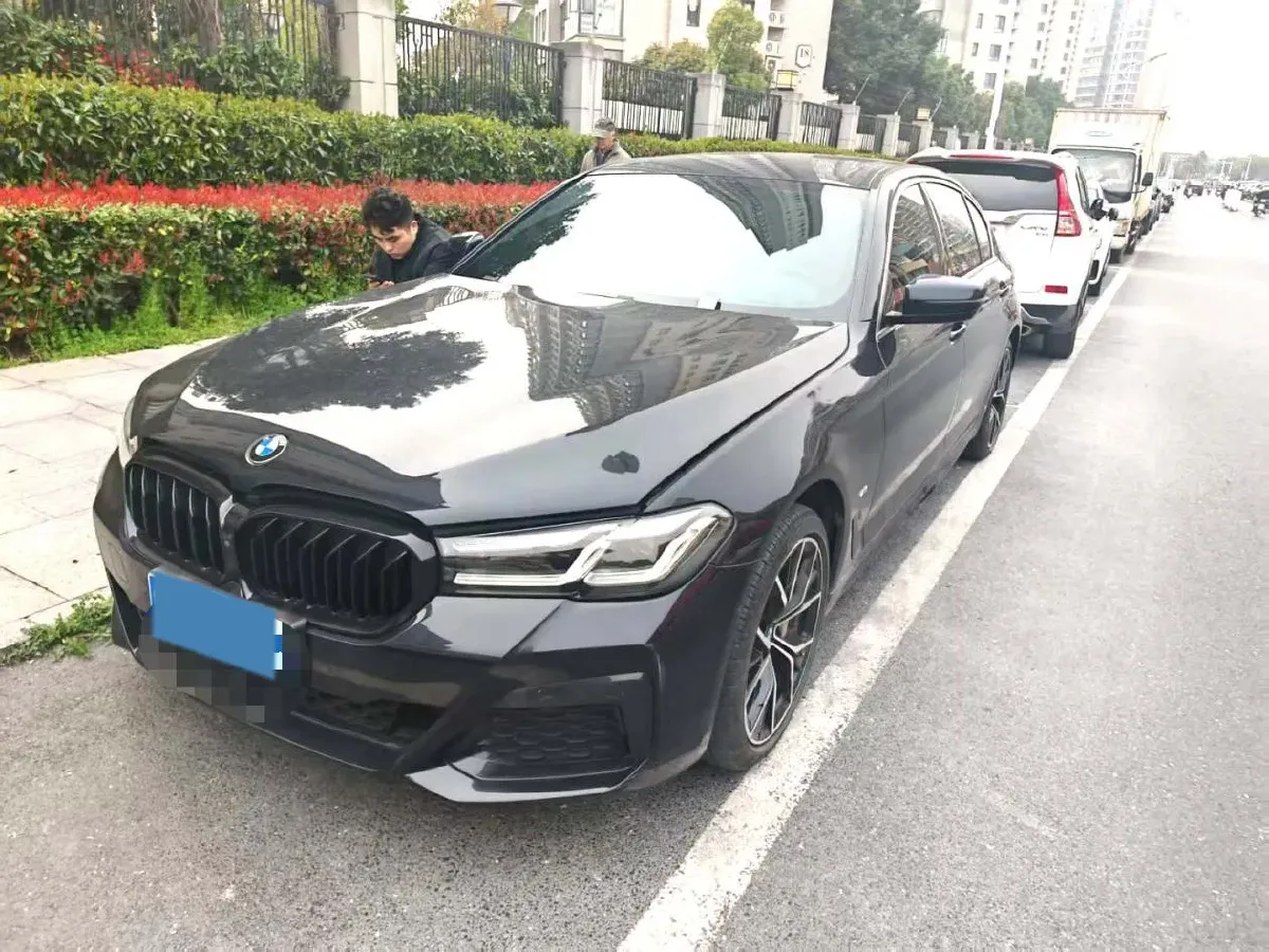 2022 BMW 5 Series 2.0T 252HP L4 8AT,autocango,china used car exporter,china ev exporter,chinese used car exporter,chinese used ev exporter