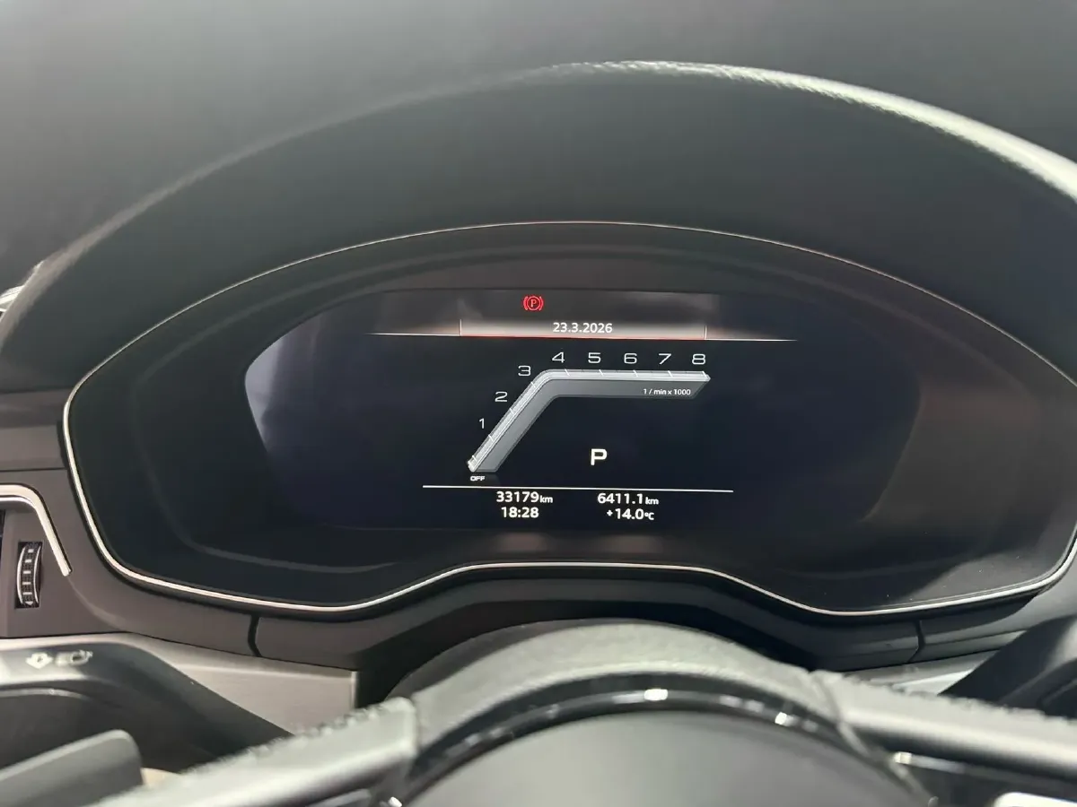 2022 Audi A4L 2.0T 190HP L4 7DCT,autocango,china used car exporter,china ev exporter,chinese used car exporter,chinese used ev exporter