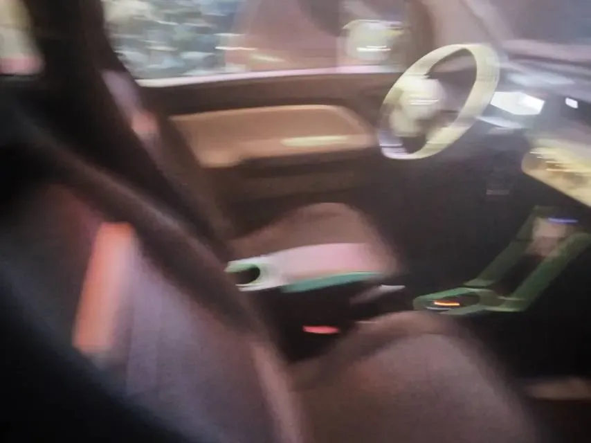 2022 LingBox uni BEV 11.52KWH,autocango,china used car exporter,china ev exporter,chinese used car exporter,chinese used ev exporter