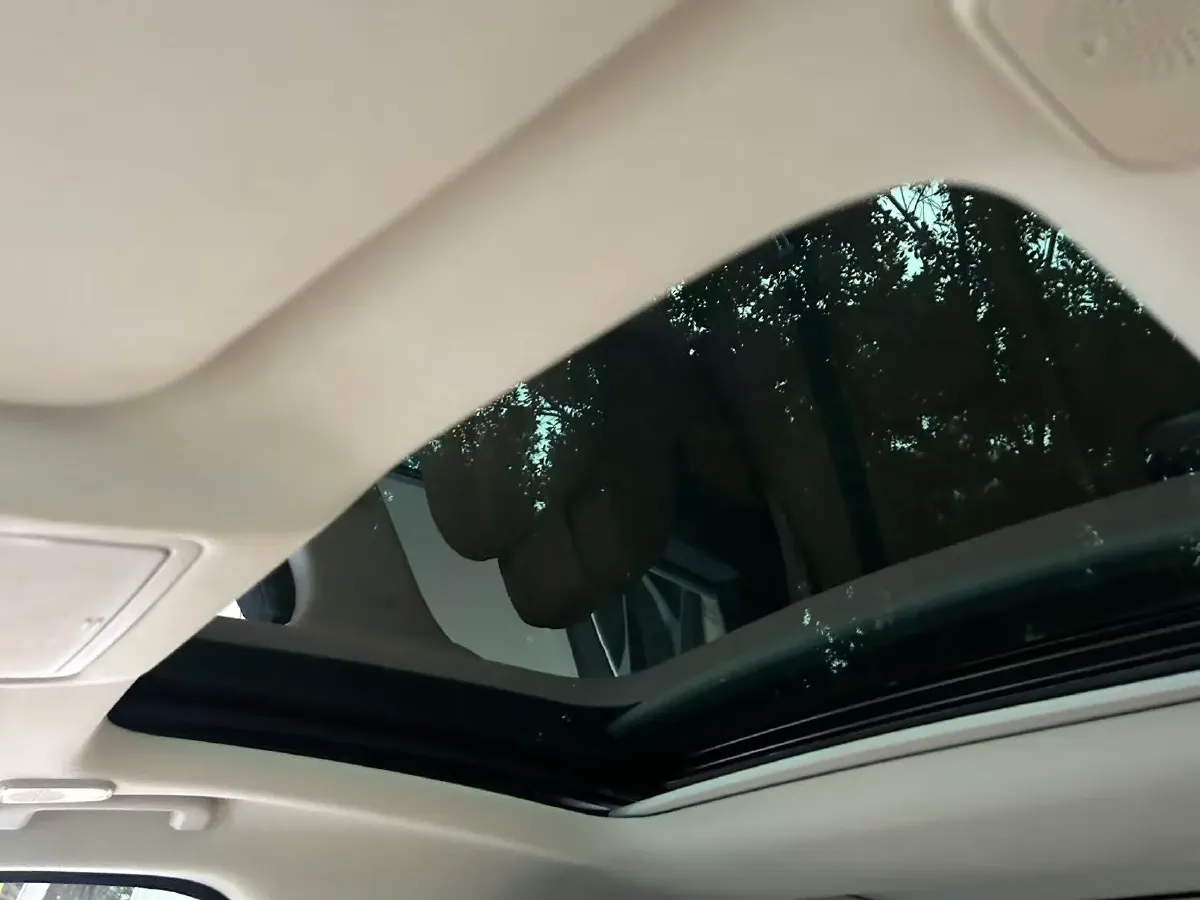 2023 Jaguar XFL 2.0T 250HP L4 8AT,autocango,china used car exporter,china ev exporter,chinese used car exporter,chinese used ev exporter