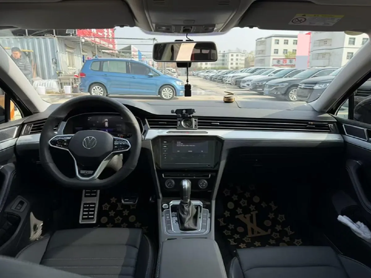 2023 Volkswagen Magotan 1.4T 150HP L4 7DCT,autocango,china used car exporter,china ev exporter,chinese used car exporter,chinese used ev exporter