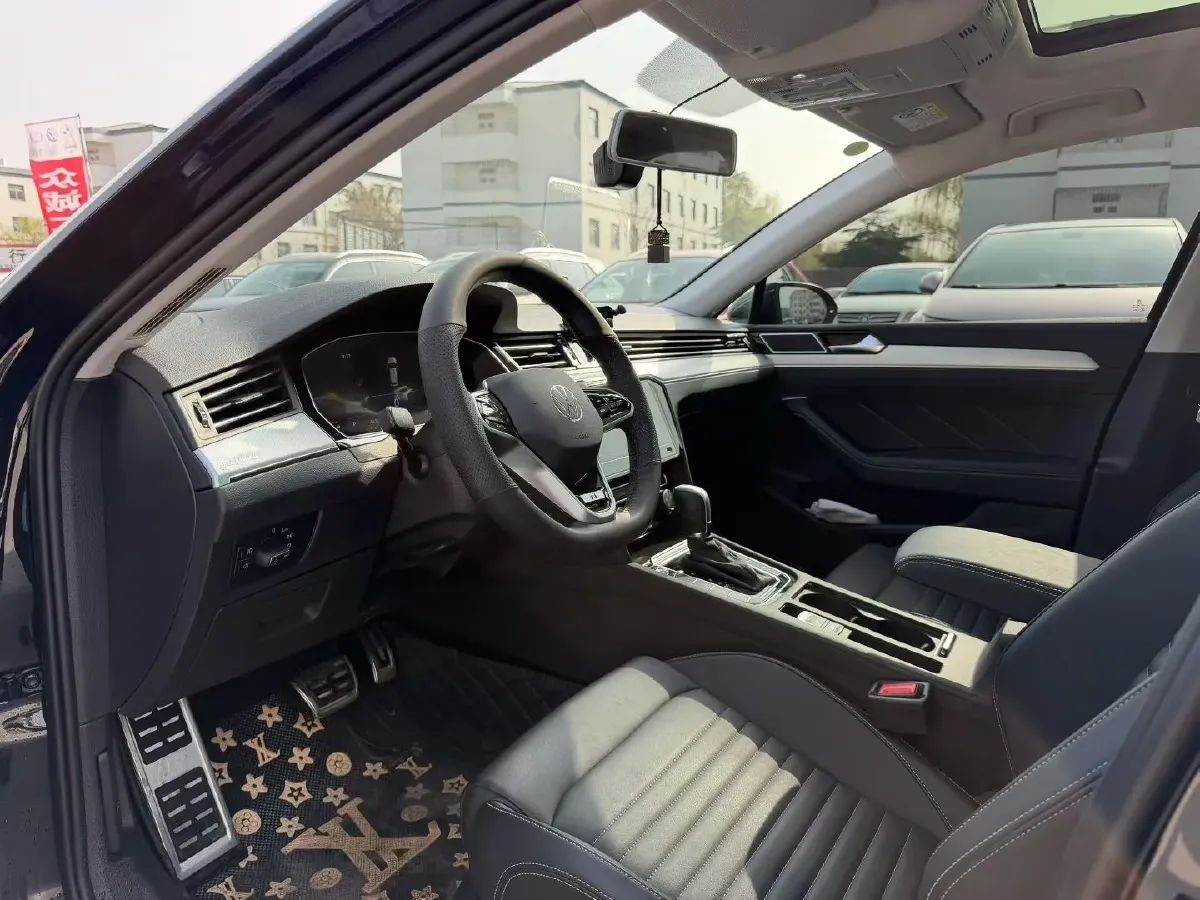 2023 Volkswagen Magotan 1.4T 150HP L4 7DCT,autocango,china used car exporter,china ev exporter,chinese used car exporter,chinese used ev exporter