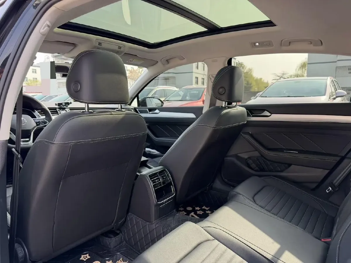 2023 Volkswagen Magotan 1.4T 150HP L4 7DCT,autocango,china used car exporter,china ev exporter,chinese used car exporter,chinese used ev exporter