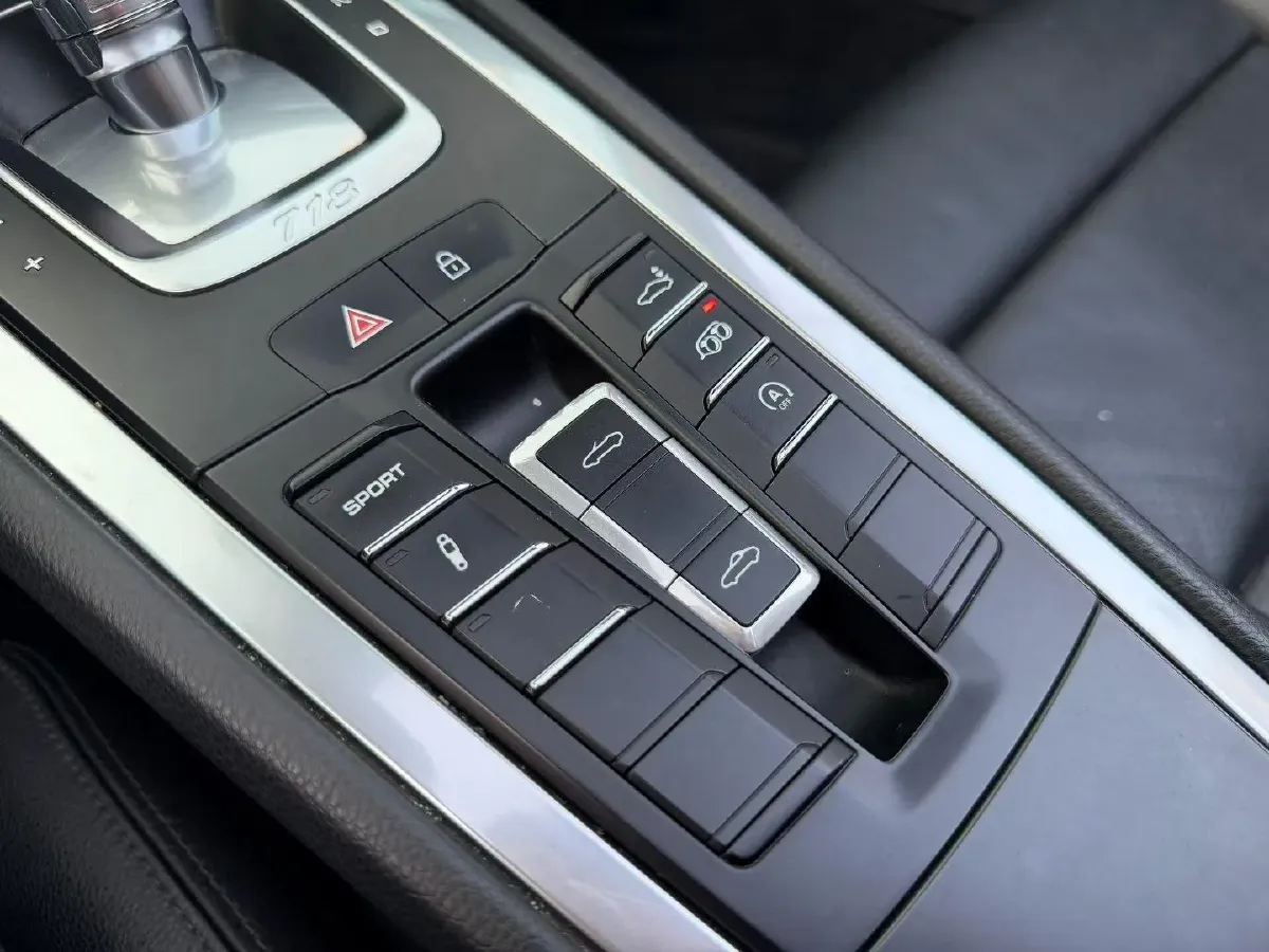 2018 Porsche 718 2.0T 250HP H4 7DCT,autocango,china used car exporter,china ev exporter,chinese used car exporter,chinese used ev exporter