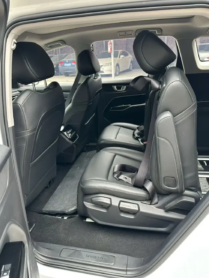 2022 WuLing KaiJie 1.5T 177HP L4 CVT,autocango,china used car exporter,china ev exporter,chinese used car exporter,chinese used ev exporter