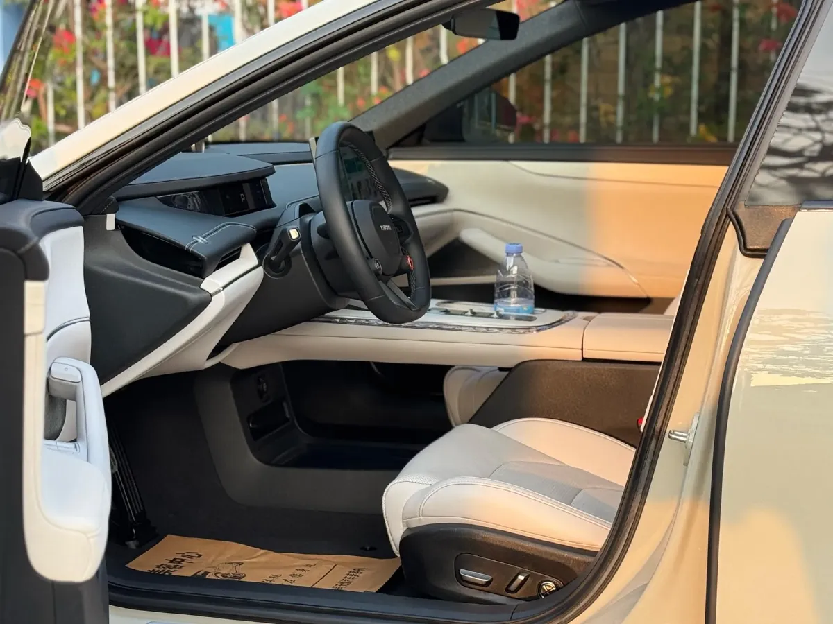 2024 MI SU7 BEV 73.6KWH,autocango,china used car exporter,china ev exporter,chinese used car exporter,chinese used ev exporter