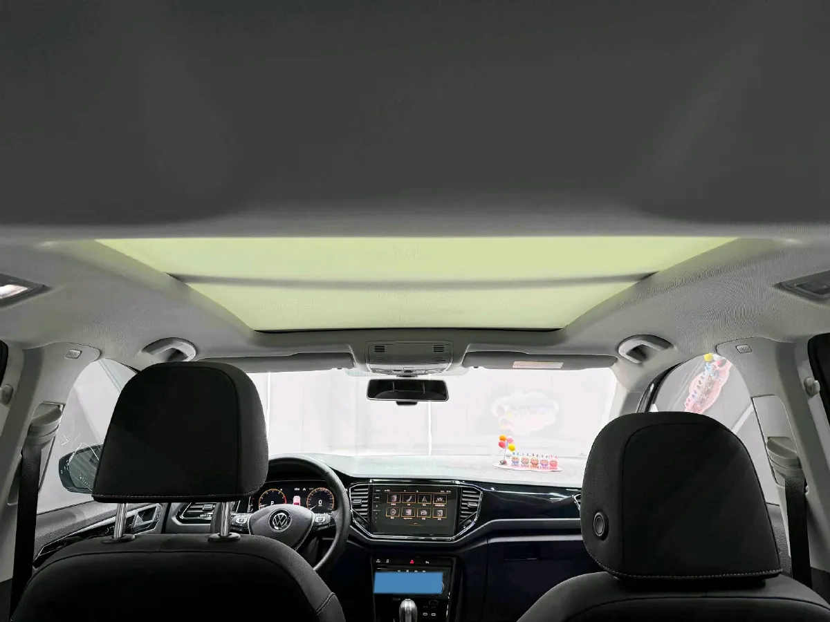 2021 Volkswagen T-Roc 1.4T 150HP L4 7DCT,autocango,china used car exporter,china ev exporter,chinese used car exporter,chinese used ev exporter