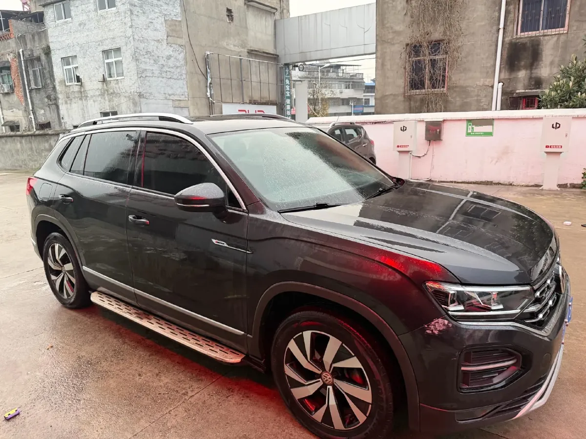 2019 MINI CLUBMAN 1.5T 102HP L3 6AT,autocango,china used car exporter,china ev exporter,chinese used car exporter,chinese used ev exporter