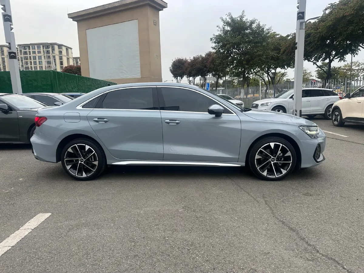 2025 Audi A3 1.5T 160HP L4 7DCT,autocango,china used car exporter,china ev exporter,chinese used car exporter,chinese used ev exporter