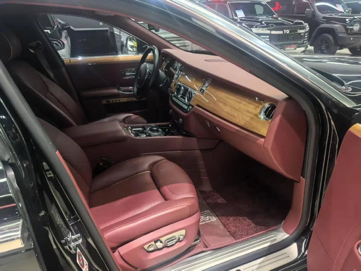 2015 Rolls-Royce Ghost 6.6T 571HP V12 8AT,autocango,china used car exporter,china ev exporter,chinese used car exporter,chinese used ev exporter