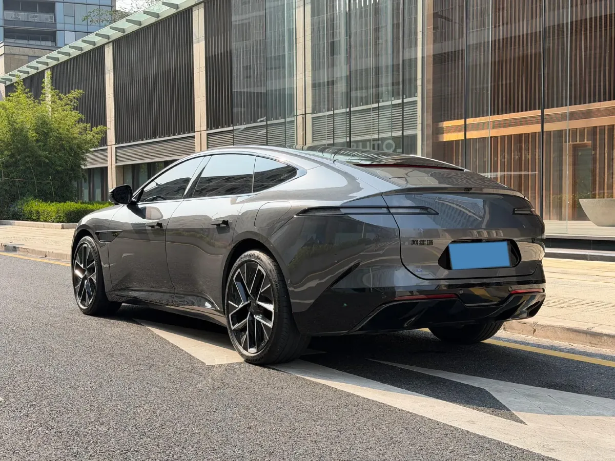 2025 Avatr 12 1.5T 156HP L4 REEV,autocango,china used car exporter,china ev exporter,chinese used car exporter,chinese used ev exporter