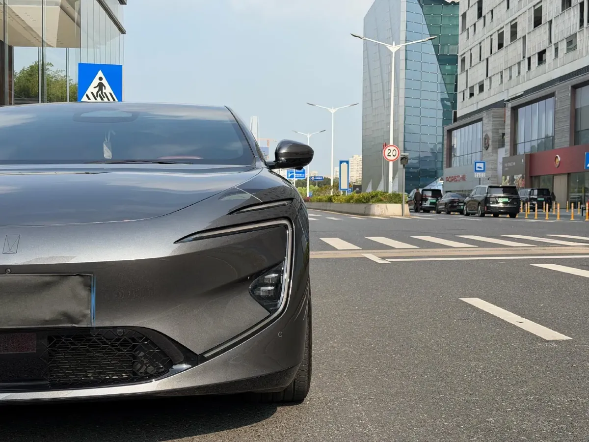 2025 Avatr 12 1.5T 156HP L4 REEV,autocango,china used car exporter,china ev exporter,chinese used car exporter,chinese used ev exporter