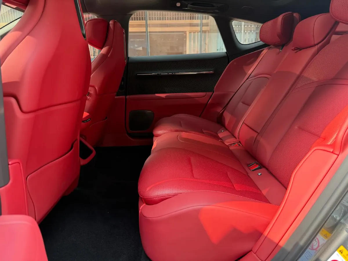 2025 Avatr 12 1.5T 156HP L4 REEV,autocango,china used car exporter,china ev exporter,chinese used car exporter,chinese used ev exporter