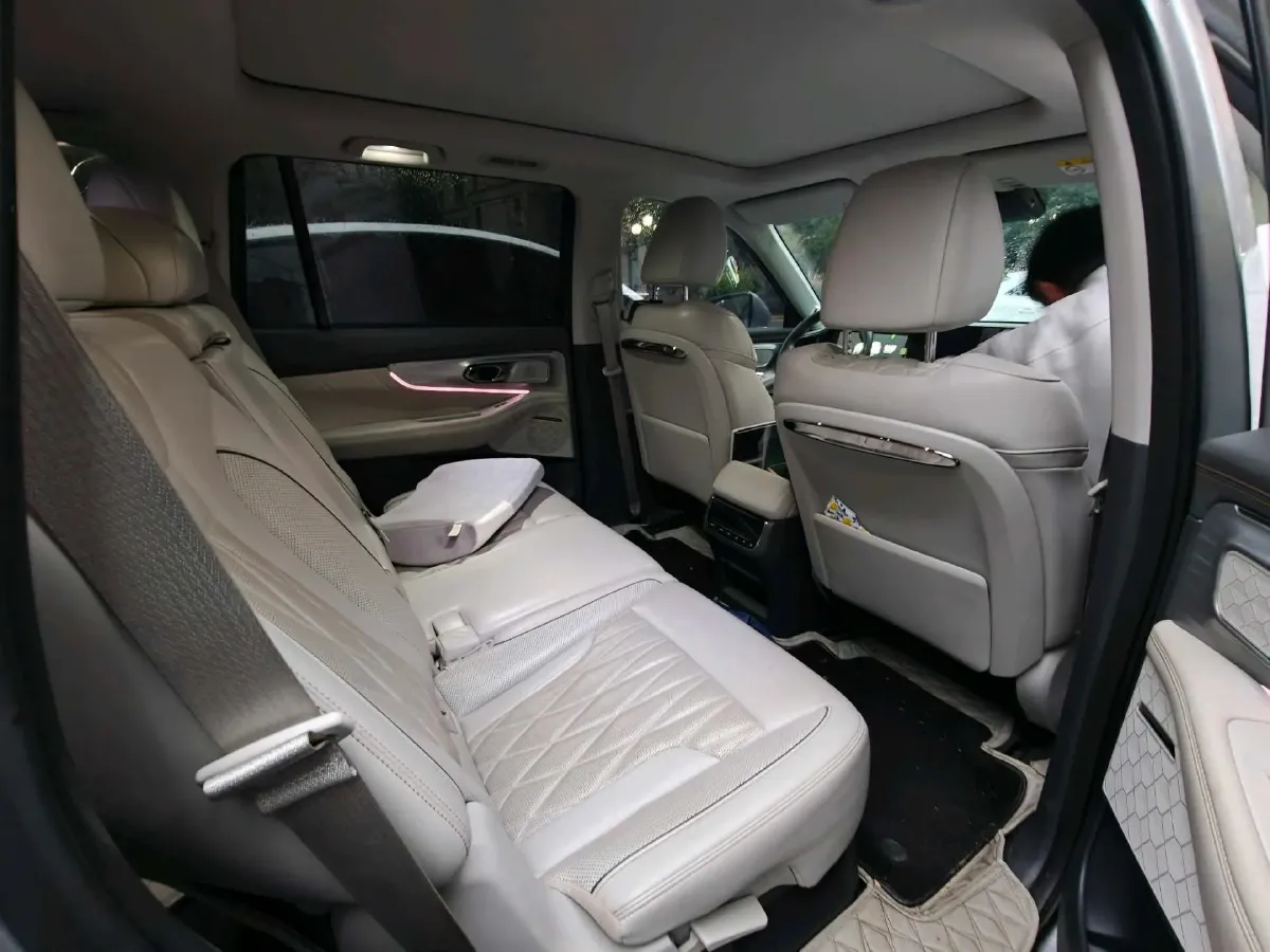 2022 GAC Trumpchi GS8 2.0T 190HP L4 E-CVT Hybrid,autocango,china used car exporter,china ev exporter,chinese used car exporter,chinese used ev exporter