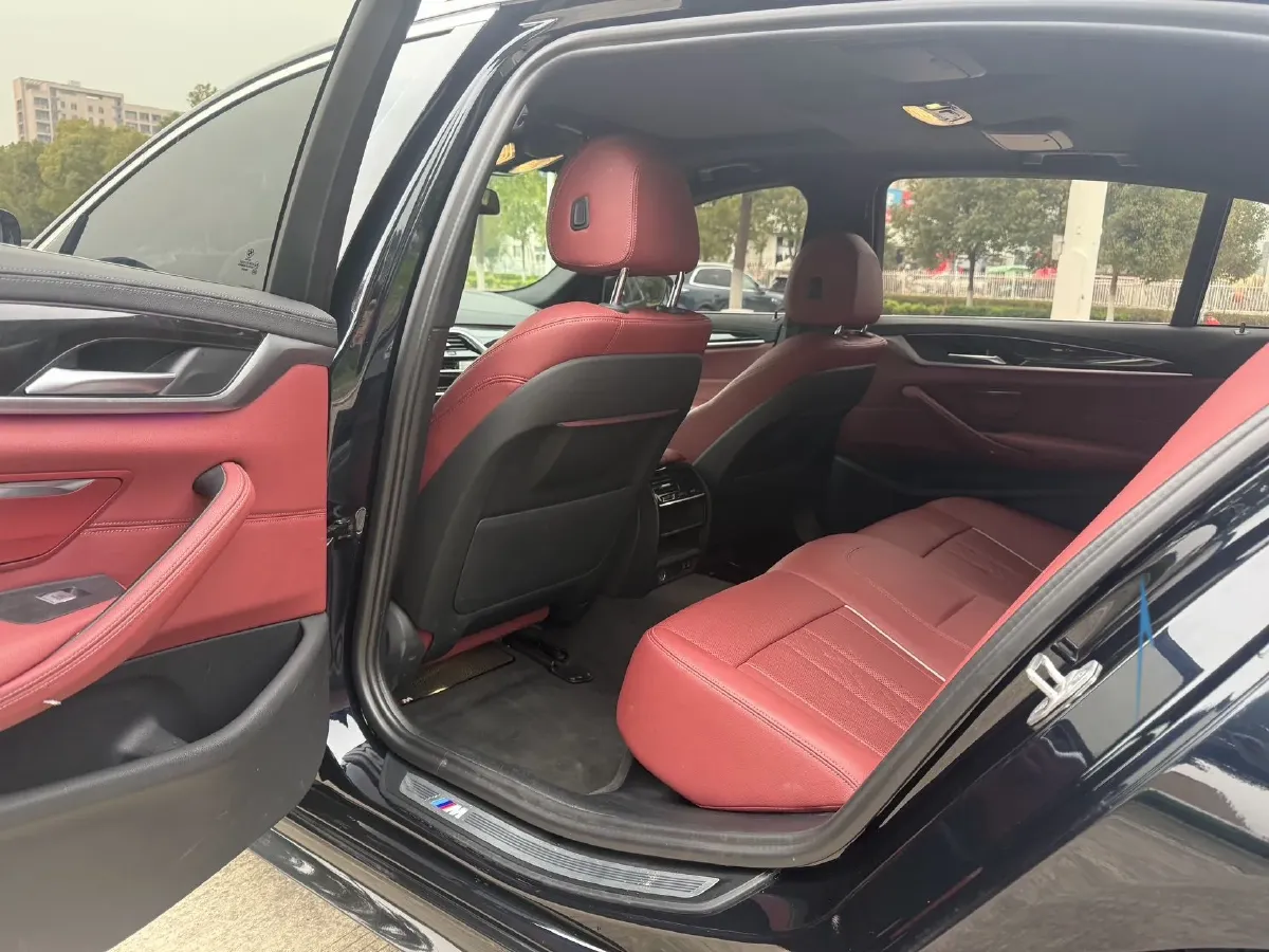 2022 BMW 5 Series 2.0T 184HP L4 8AT,autocango,china used car exporter,china ev exporter,chinese used car exporter,chinese used ev exporter