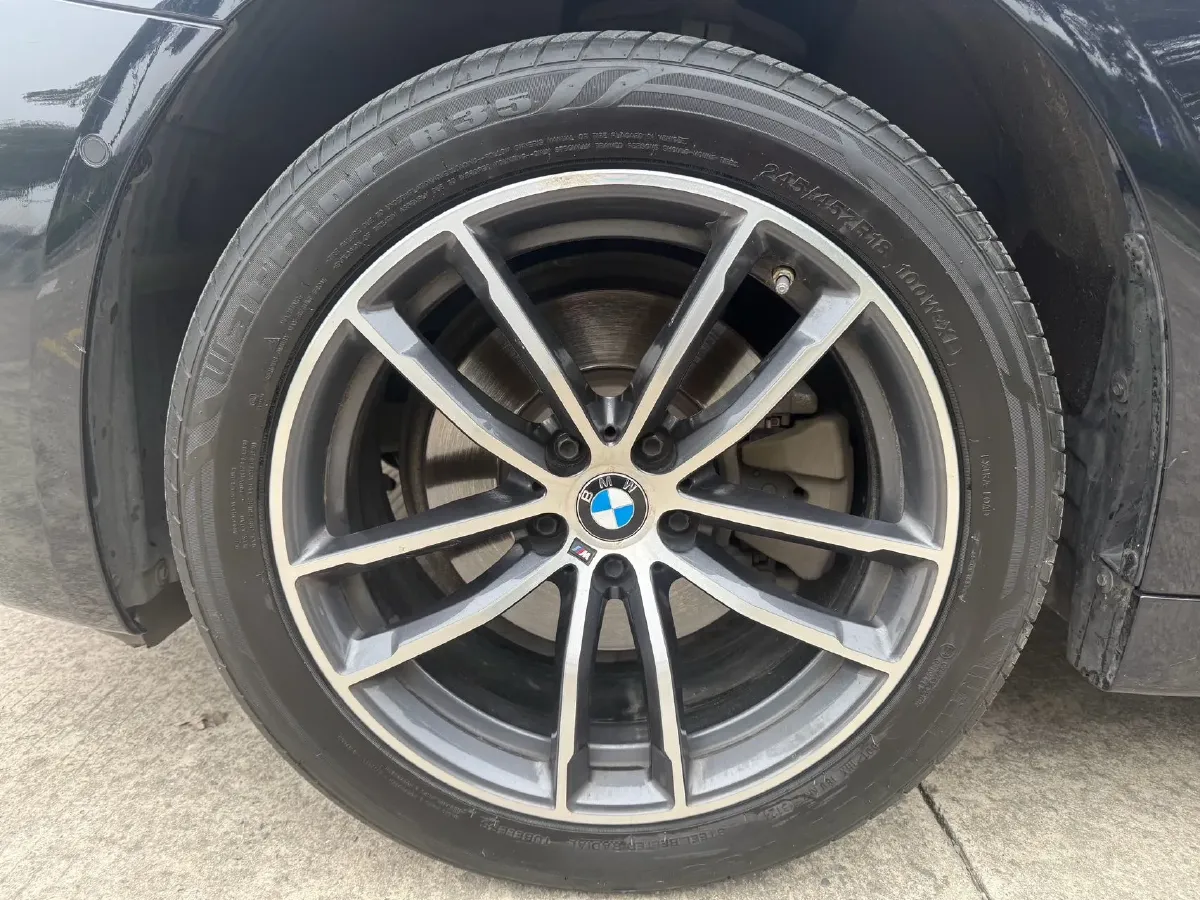 2022 BMW 5 Series 2.0T 184HP L4 8AT,autocango,china used car exporter,china ev exporter,chinese used car exporter,chinese used ev exporter