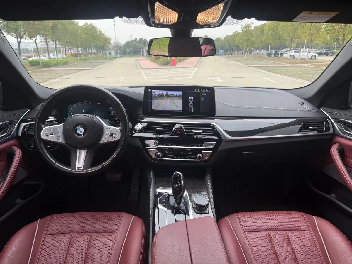 2022 BMW 5 Series 2.0T 184HP L4 8AT,autocango,china used car exporter,china ev exporter,chinese used car exporter,chinese used ev exporter