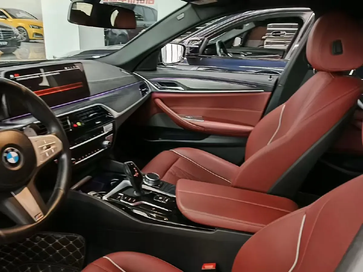 2022 BMW 5 Series 2.0T 252HP L4 8AT,autocango,china used car exporter,china ev exporter,chinese used car exporter,chinese used ev exporter