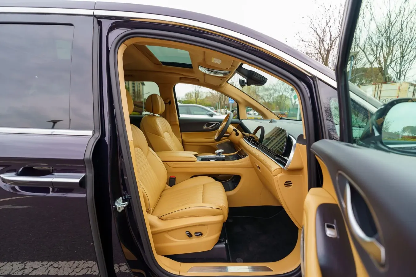 2024 Voyah Dream BEV 108.73KWH,autocango,china used car exporter,china ev exporter,chinese used car exporter,chinese used ev exporter