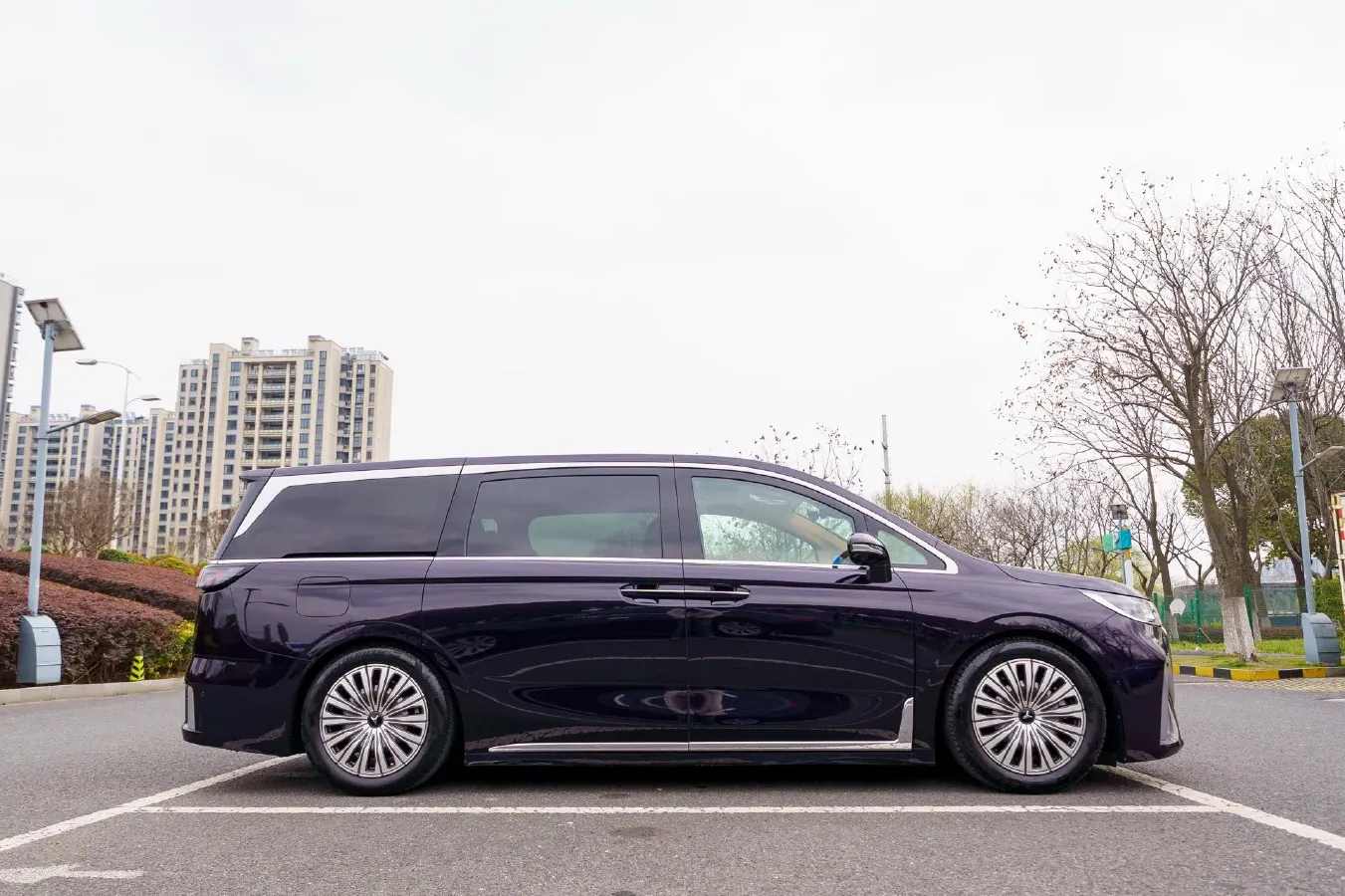 2024 Voyah Dream BEV 108.73KWH,autocango,china used car exporter,china ev exporter,chinese used car exporter,chinese used ev exporter