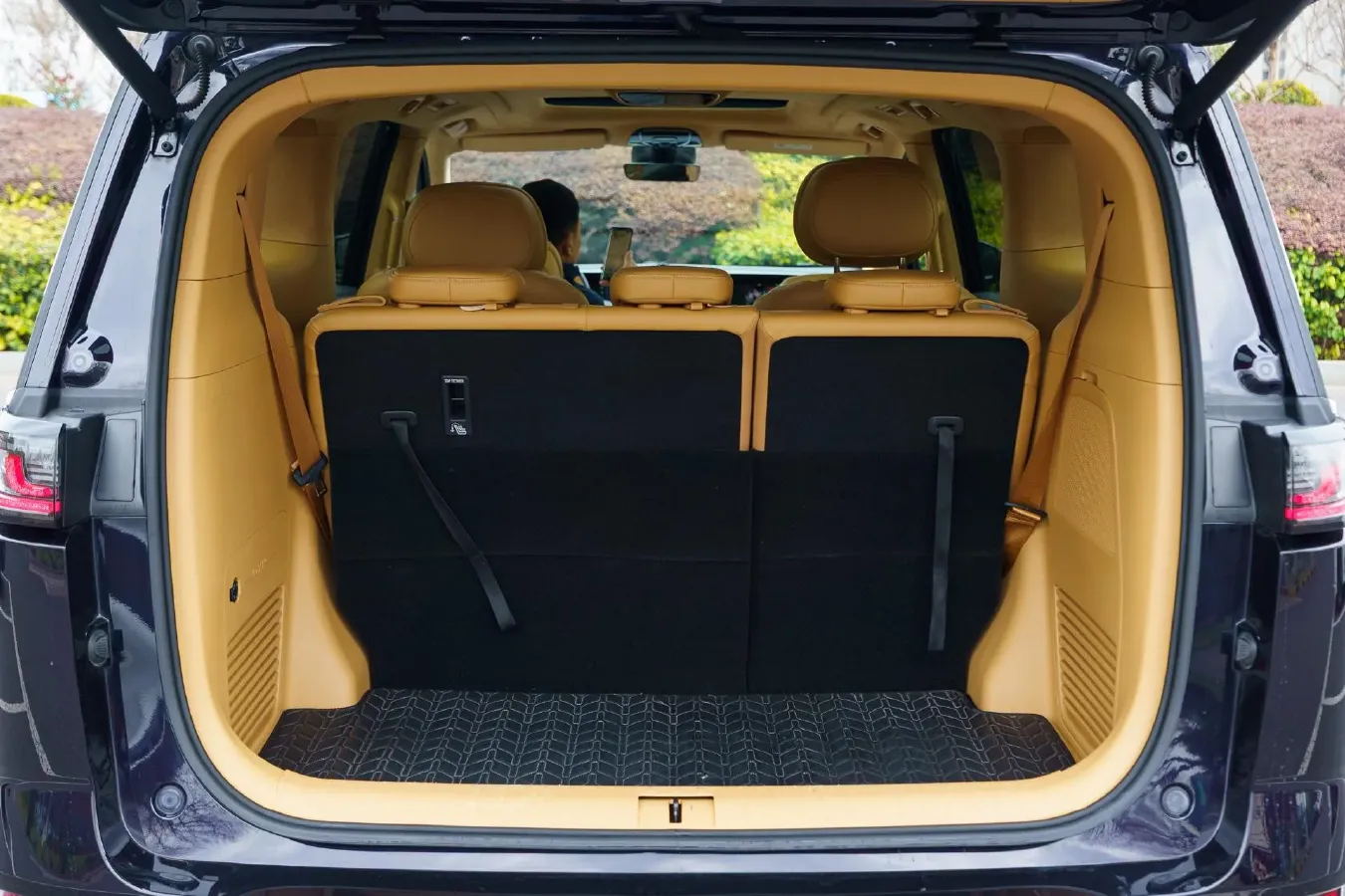 2024 Voyah Dream BEV 108.73KWH,autocango,china used car exporter,china ev exporter,chinese used car exporter,chinese used ev exporter