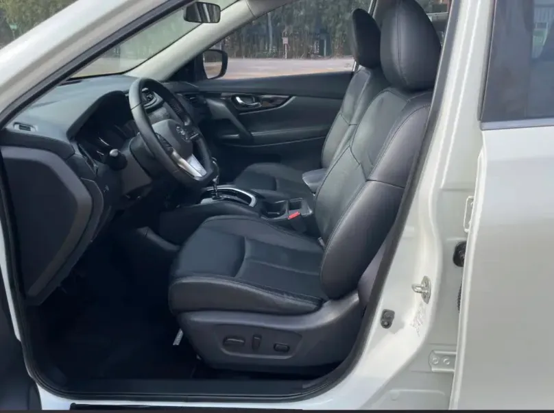 2021 Nissan X-Trail 2.0L 151HP L4 CVT,autocango,china used car exporter,china ev exporter,chinese used car exporter,chinese used ev exporter