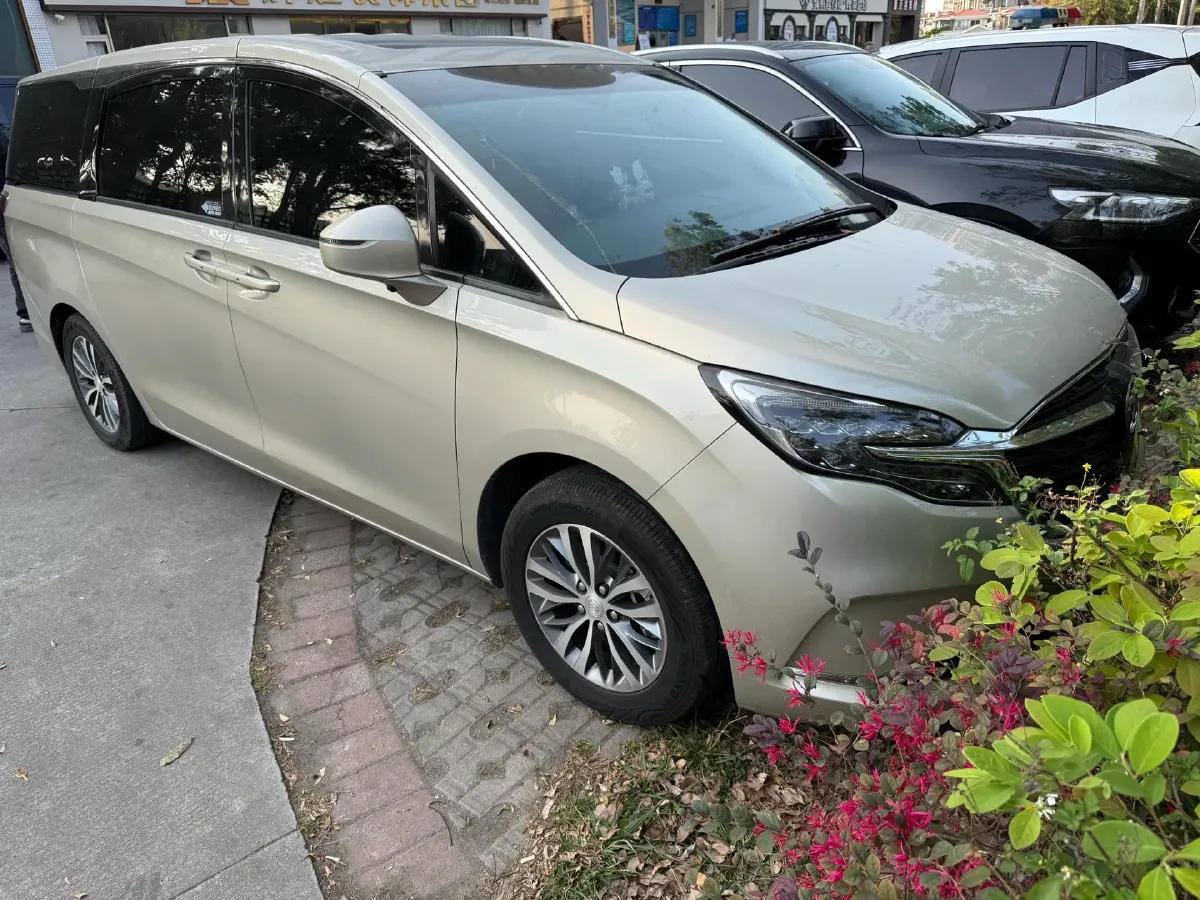 2021 Buick GL8 2.0T 237HP L4 9AT,autocango,china used car exporter,china ev exporter,chinese used car exporter,chinese used ev exporter