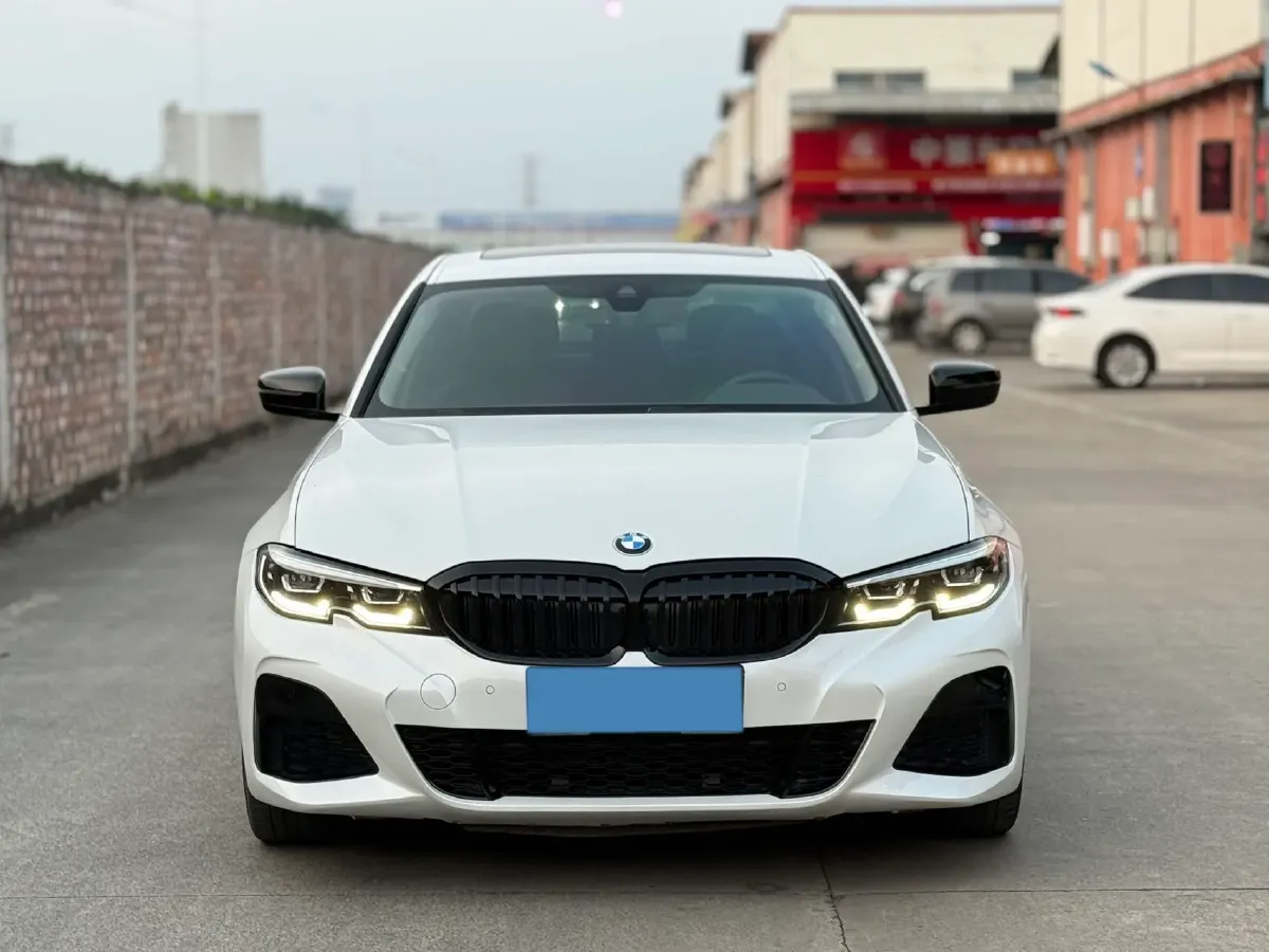 2022 BMW 3 Series 2.0T 184HP L4 8AT,autocango,china used car exporter,china ev exporter,chinese used car exporter,chinese used ev exporter