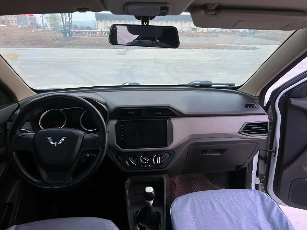 2018 WuLing HongGuang 1.5L 105HP L4 5MT,autocango,china used car exporter,china ev exporter,chinese used car exporter,chinese used ev exporter