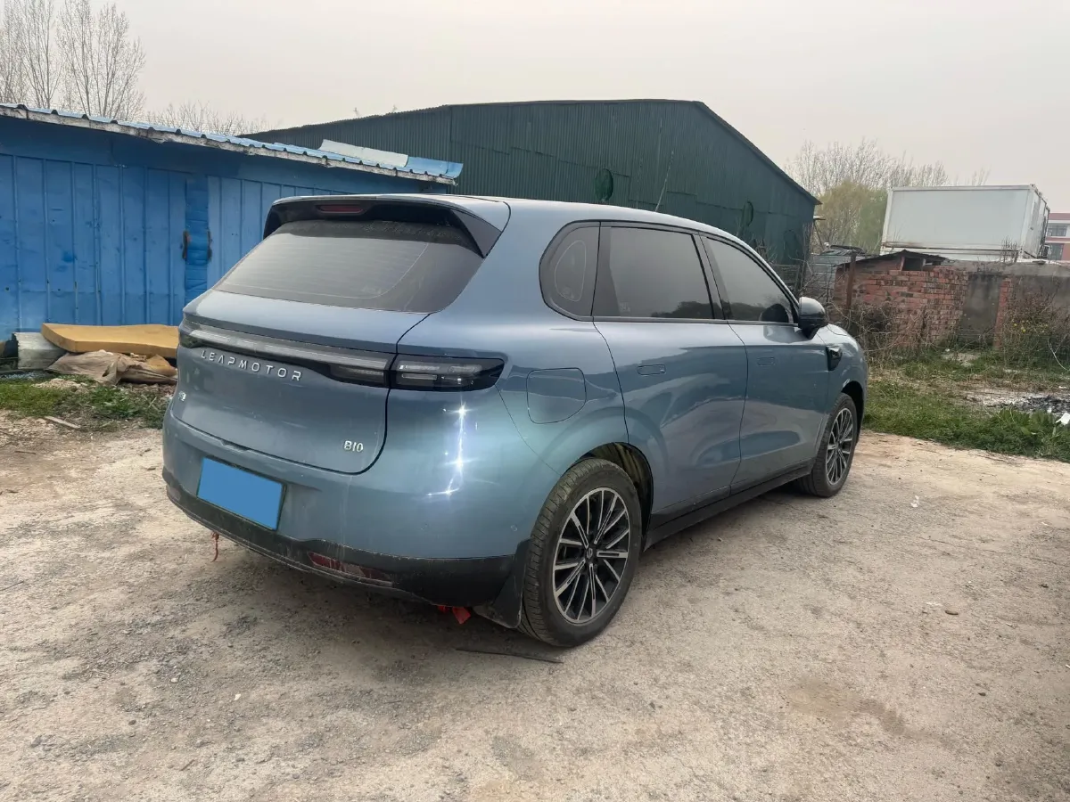 2025 Leapmotor B10 BEV 67.1KWH,autocango,china used car exporter,china ev exporter,chinese used car exporter,chinese used ev exporter