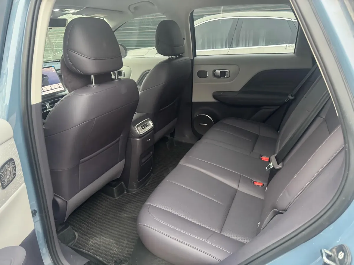 2025 Leapmotor B10 BEV 67.1KWH,autocango,china used car exporter,china ev exporter,chinese used car exporter,chinese used ev exporter