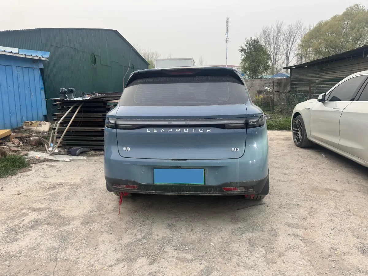 2025 Leapmotor B10 BEV 67.1KWH,autocango,china used car exporter,china ev exporter,chinese used car exporter,chinese used ev exporter