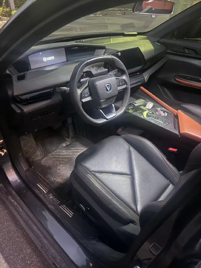 2022 ChangAn UNI-V 1.5T 188HP L4 7DCT,autocango,china used car exporter,china ev exporter,chinese used car exporter,chinese used ev exporter