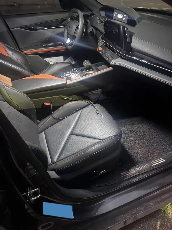 2022 ChangAn UNI-V 1.5T 188HP L4 7DCT,autocango,china used car exporter,china ev exporter,chinese used car exporter,chinese used ev exporter