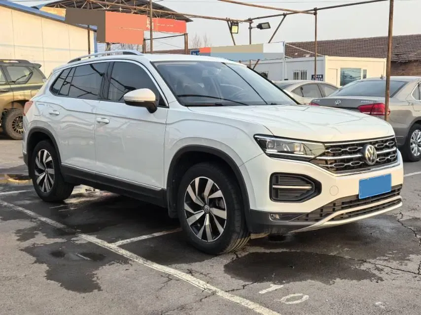 2019 Jeep Cherokee 2.0T 234HP L4 9AT,autocango,china used car exporter,china ev exporter,chinese used car exporter,chinese used ev exporter
