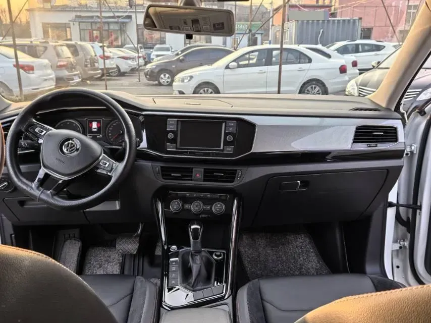 2019 Jeep Cherokee 2.0T 234HP L4 9AT,autocango,china used car exporter,china ev exporter,chinese used car exporter,chinese used ev exporter