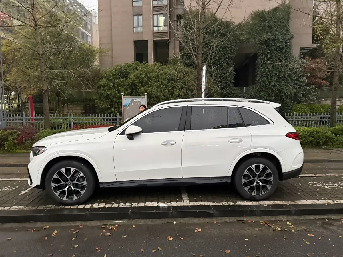 2024 Mercedes-Benz GLC Class 2.0T 204HP L4 9AT,autocango,china used car exporter,china ev exporter,chinese used car exporter,chinese used ev exporter