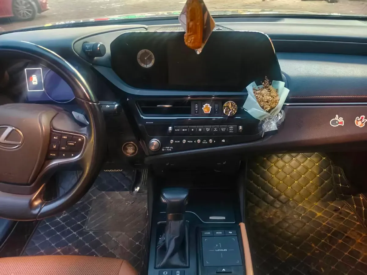 2021 Lexus ES 2.0L 173HP L4 CVT,autocango,china used car exporter,china ev exporter,chinese used car exporter,chinese used ev exporter