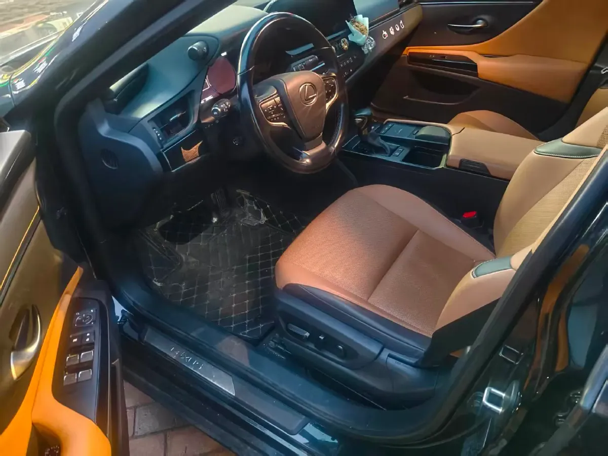 2021 Lexus ES 2.0L 173HP L4 CVT,autocango,china used car exporter,china ev exporter,chinese used car exporter,chinese used ev exporter