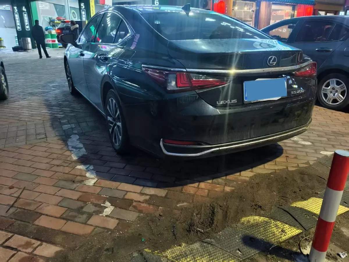 2021 Lexus ES 2.0L 173HP L4 CVT,autocango,china used car exporter,china ev exporter,chinese used car exporter,chinese used ev exporter