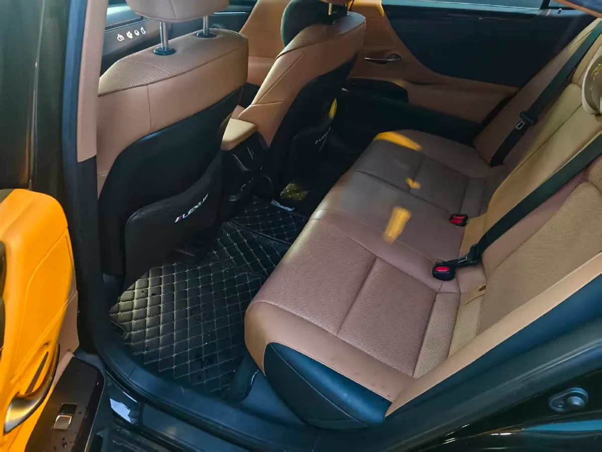 2021 Lexus ES 2.0L 173HP L4 CVT,autocango,china used car exporter,china ev exporter,chinese used car exporter,chinese used ev exporter