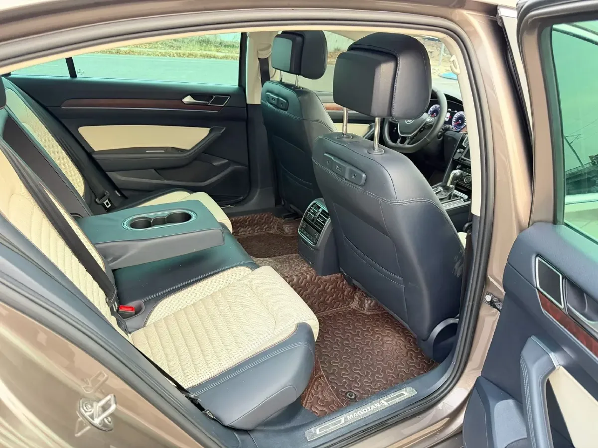 2017 Volkswagen Magotan 2.0T 220HP L4 7DCT,autocango,china used car exporter,china ev exporter,chinese used car exporter,chinese used ev exporter