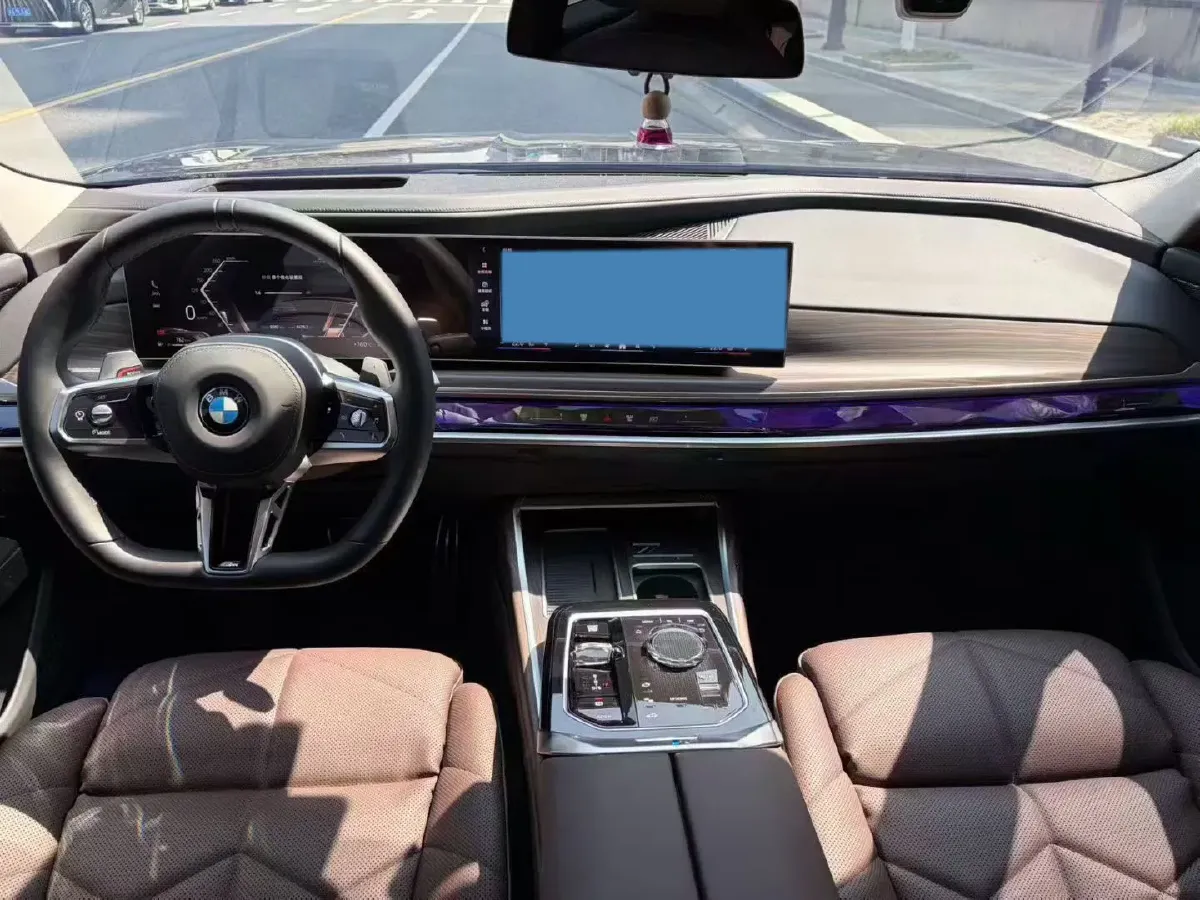 2023 BMW 7 Series 3.0T 381HP L6 8AT,autocango,china used car exporter,china ev exporter,chinese used car exporter,chinese used ev exporter