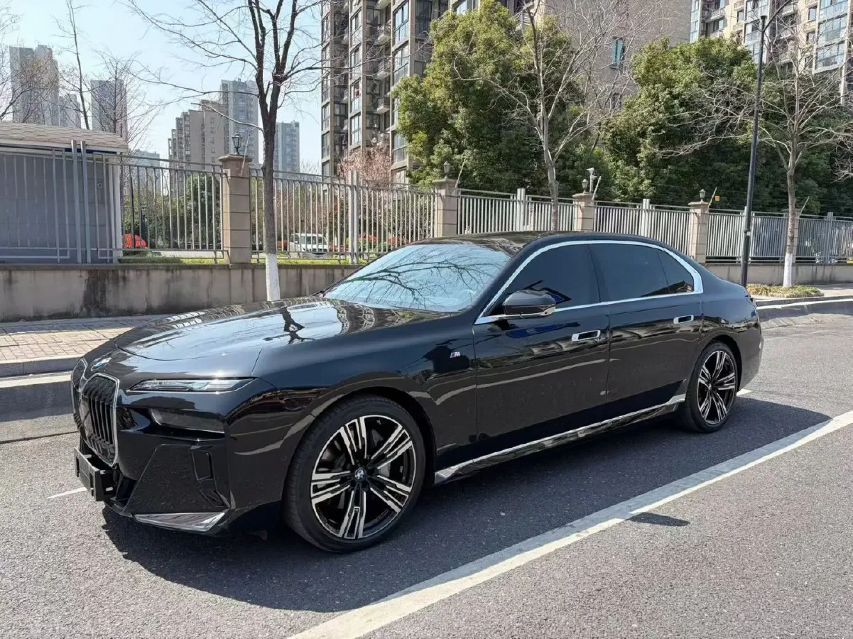 2023 BMW 7 Series 3.0T 381HP L6 8AT,autocango,china used car exporter,china ev exporter,chinese used car exporter,chinese used ev exporter