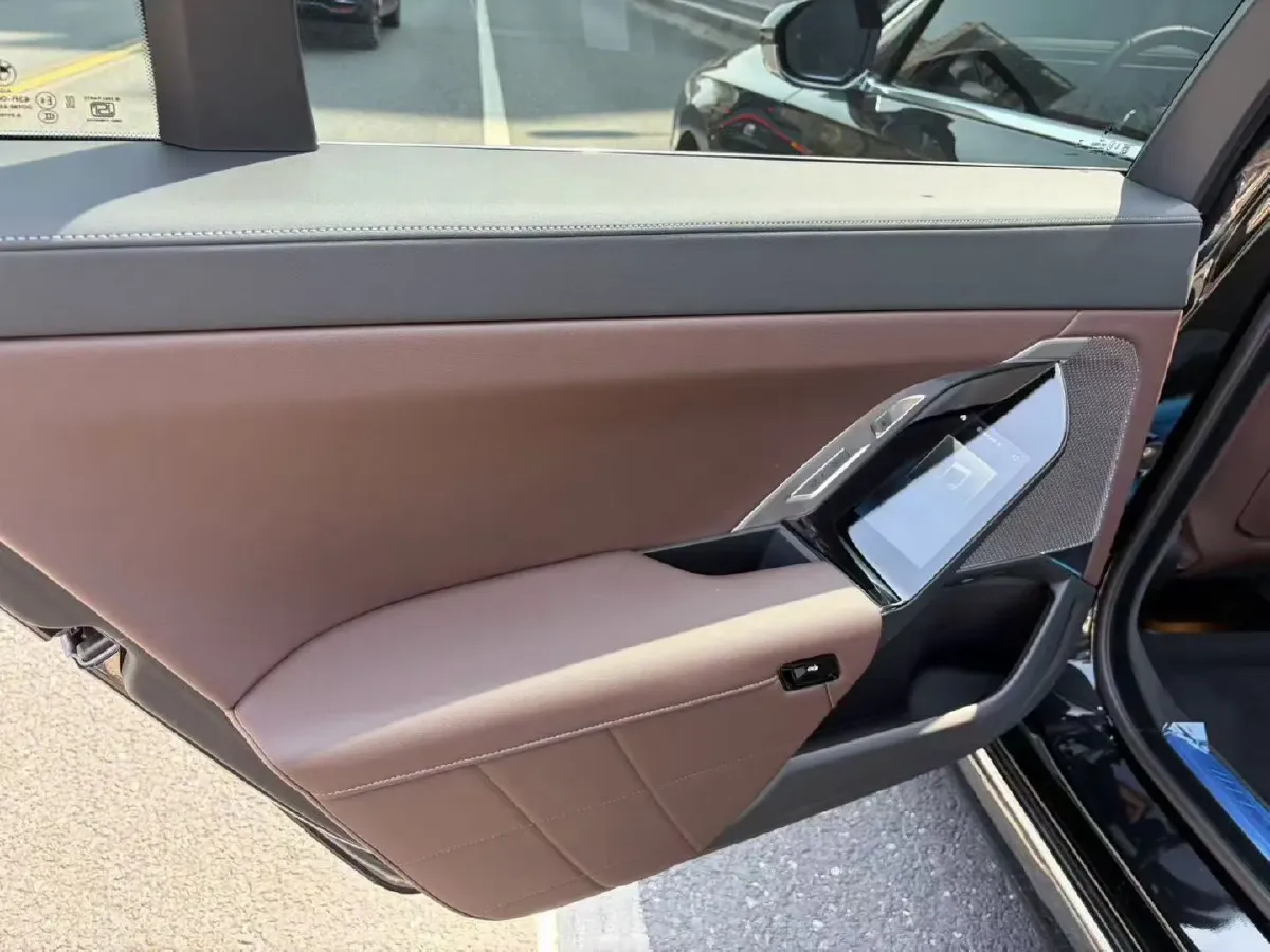 2023 BMW 7 Series 3.0T 381HP L6 8AT,autocango,china used car exporter,china ev exporter,chinese used car exporter,chinese used ev exporter