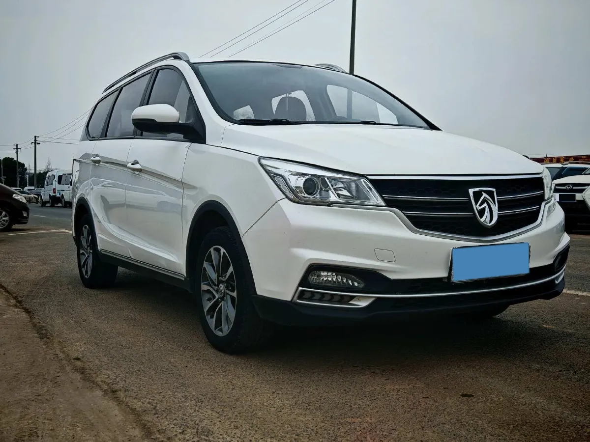 2019 BaoJun 730 1.5T 151HP L4 CVT,autocango,china used car exporter,china ev exporter,chinese used car exporter,chinese used ev exporter